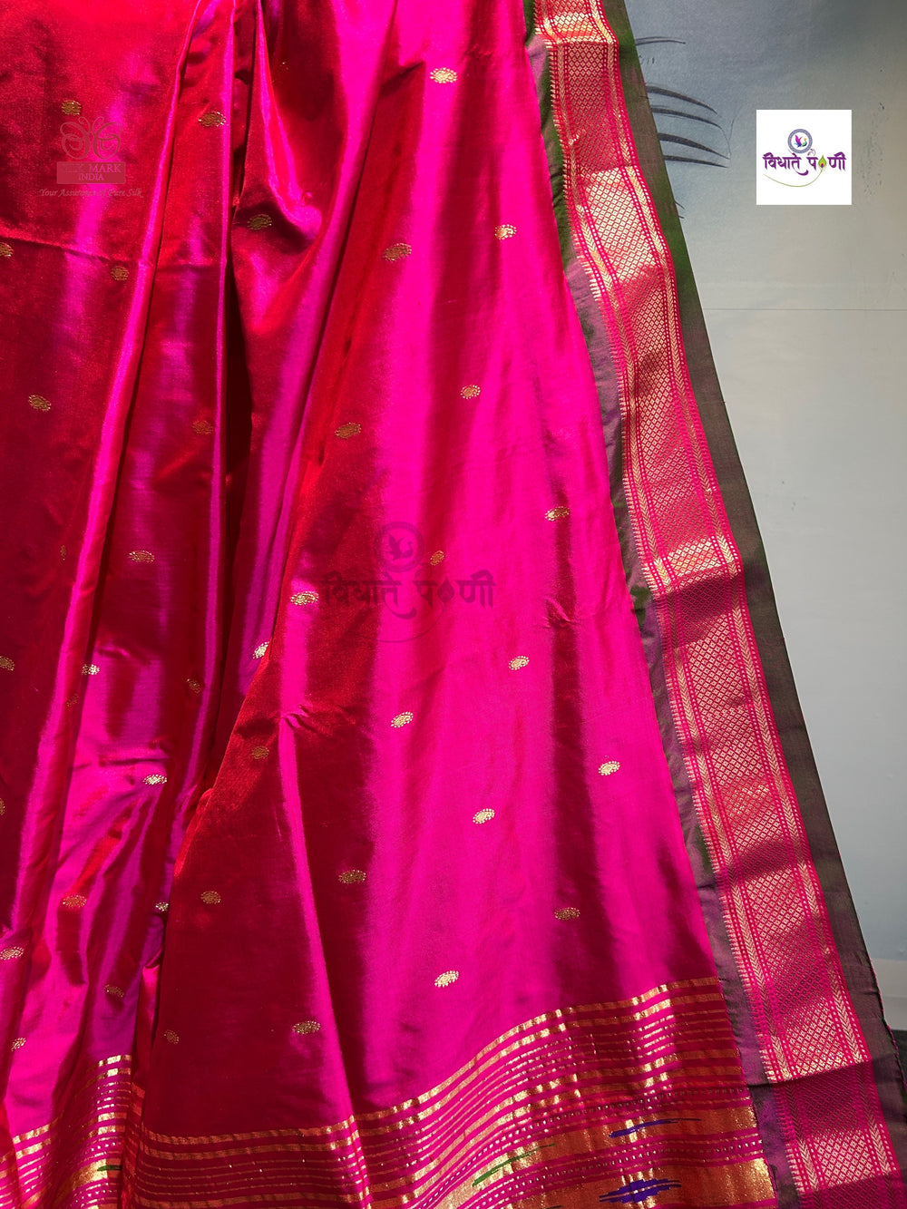 Handloom Pure Silk Double Pallu Paithani Saree - Pink