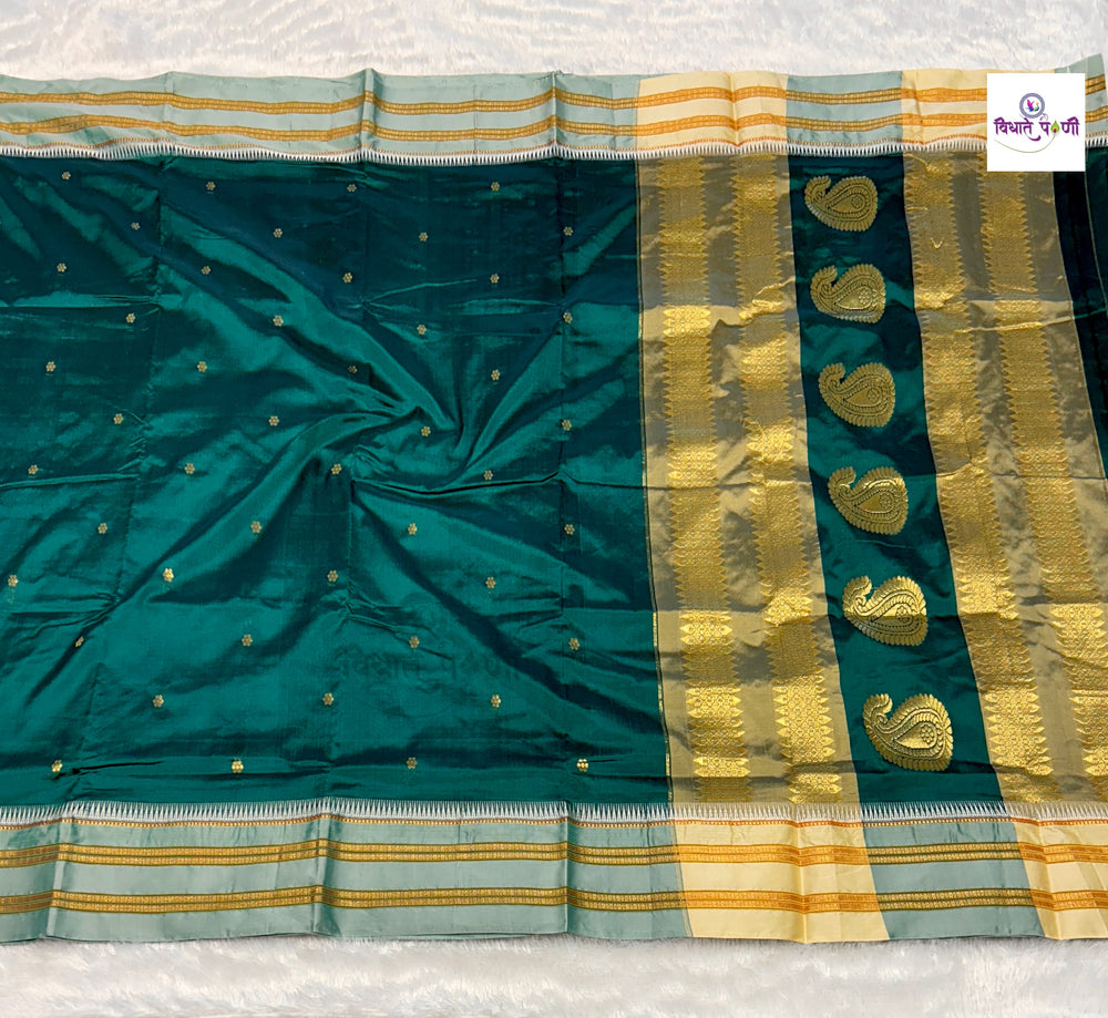 Rama Green Narayanpeth Single Ply Pure Silk Saree — full saree draped and laid flat — Vidhate Paithani, Yeola