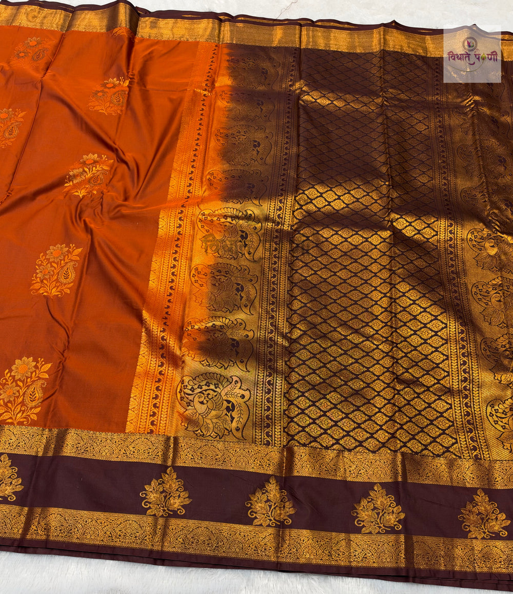 Gadhwal Semi Silk Saree — close detail of the weave — Vidhate Paithani