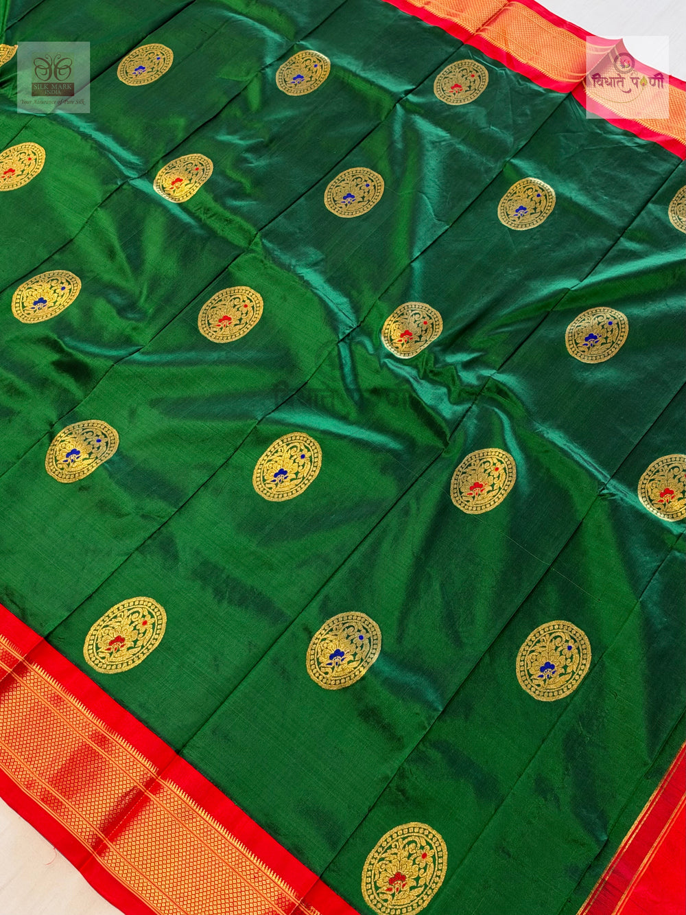 Handloom Pure Silk Maharani Paithani Saree- Big Butties — close-up — Vidhate Paithani, Yeola