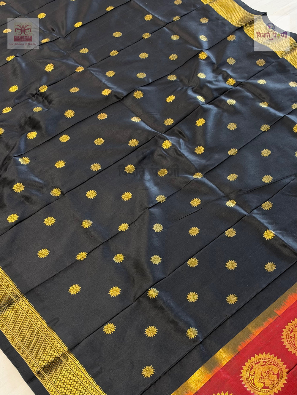 Handloom Pure Silk Maharani Paithani Saree- Black — close-up — Vidhate Paithani, Yeola
