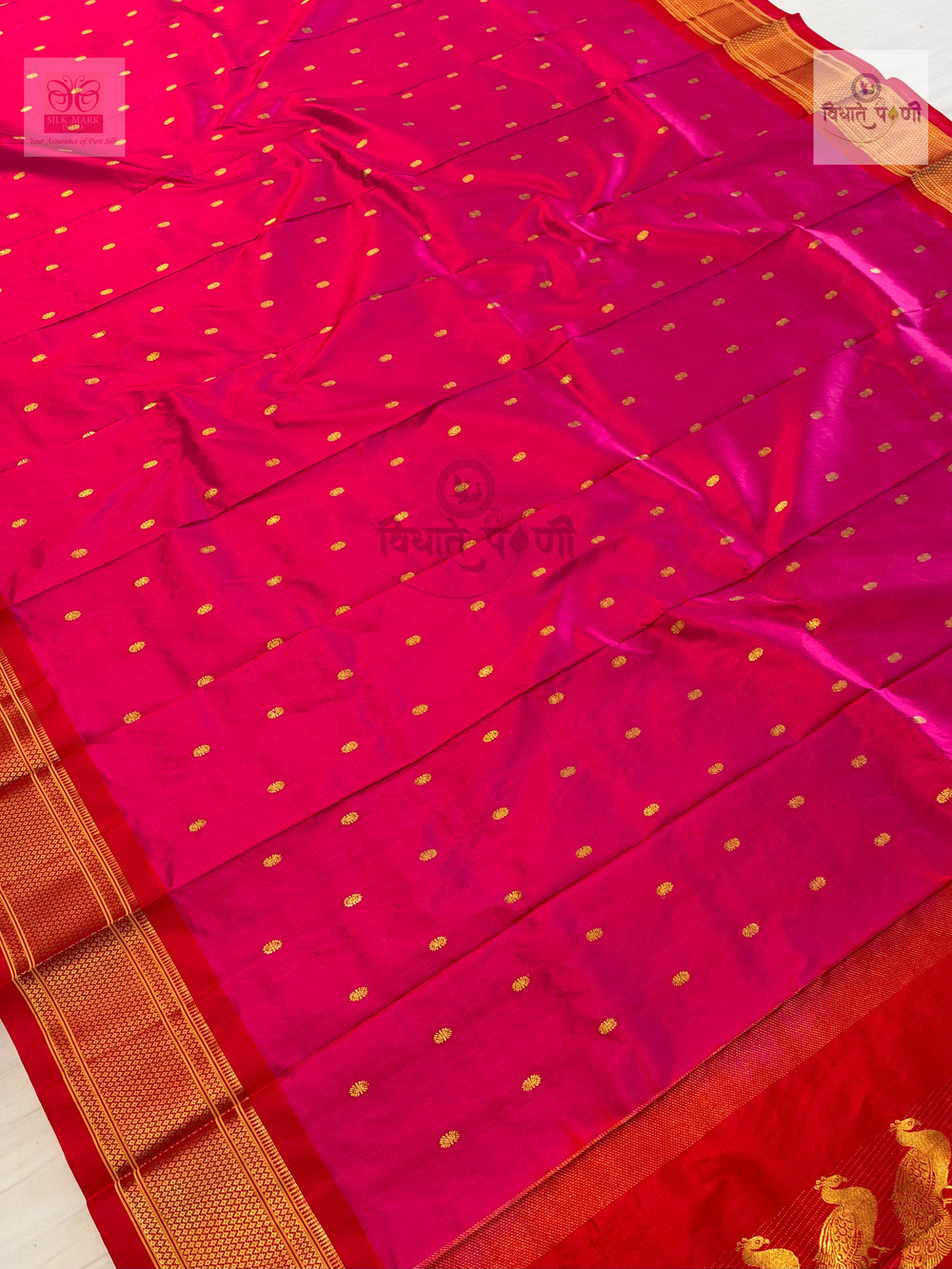 Handloom Pure Silk Kalanjali Paithani Saree- Red Pink Mix — close-up — Vidhate Paithani, Yeola