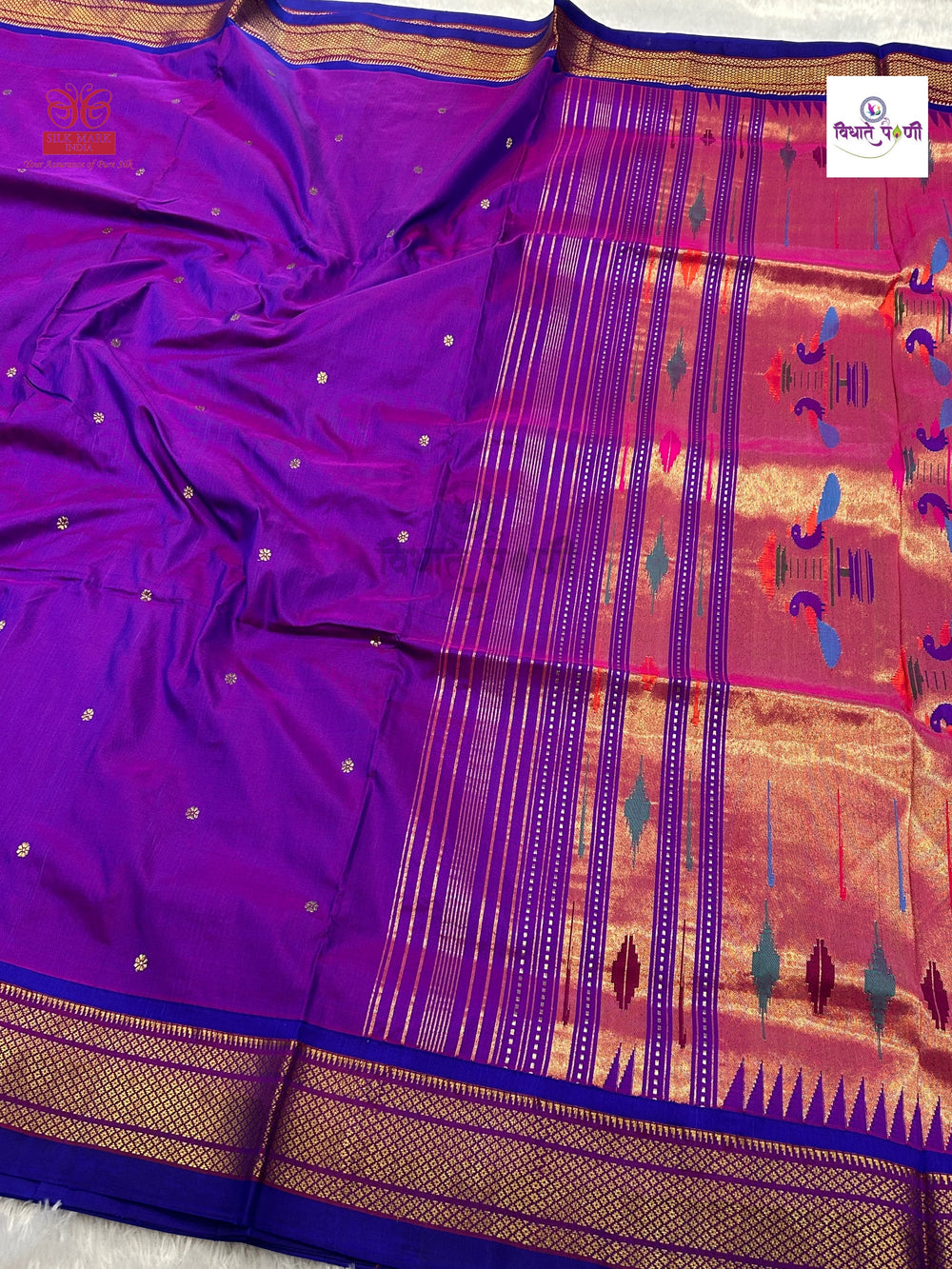 Handloom Pure Silk Double Pallu Paithani Saree - Paithani Color