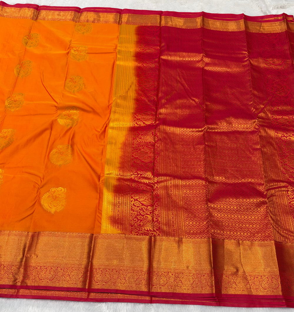 Gadhwal Semi Silk Saree — close detail of the weave — Vidhate Paithani