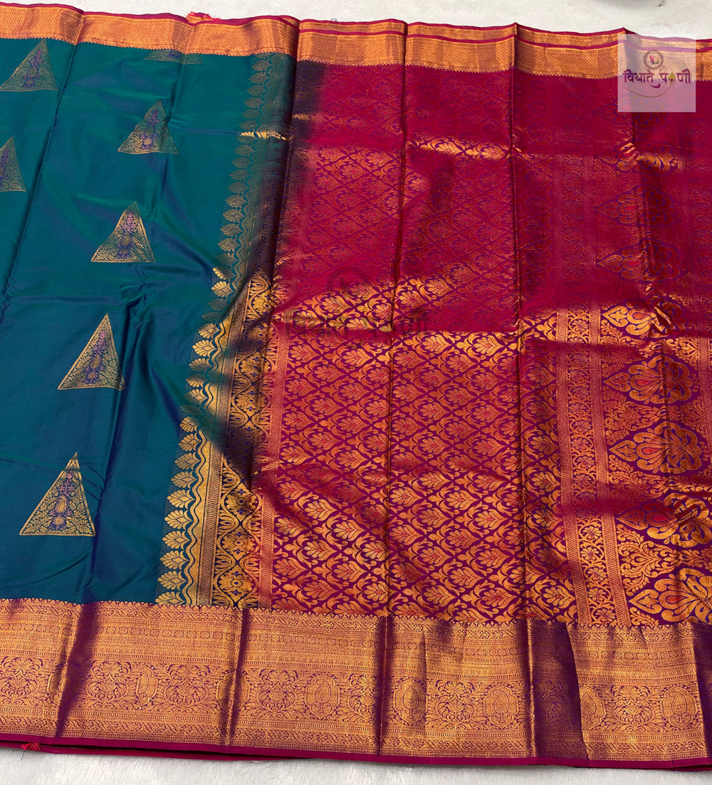 Gadhwal Semi Silk Saree — close detail of the weave — Vidhate Paithani