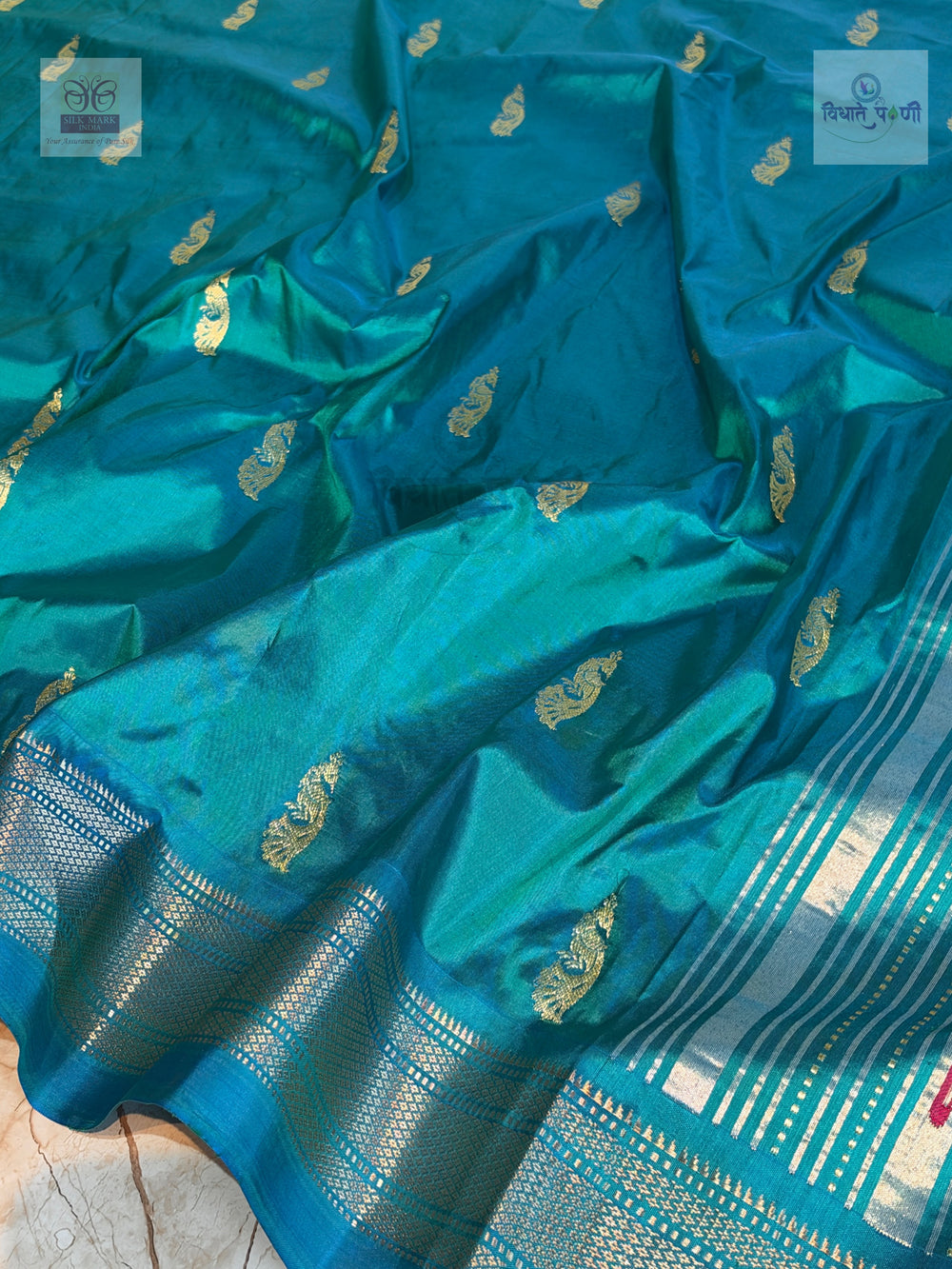 Handloom Pure Silk Designer Pallu Paithani Saree - Peacock — border close-up — Vidhate Paithani, Yeola