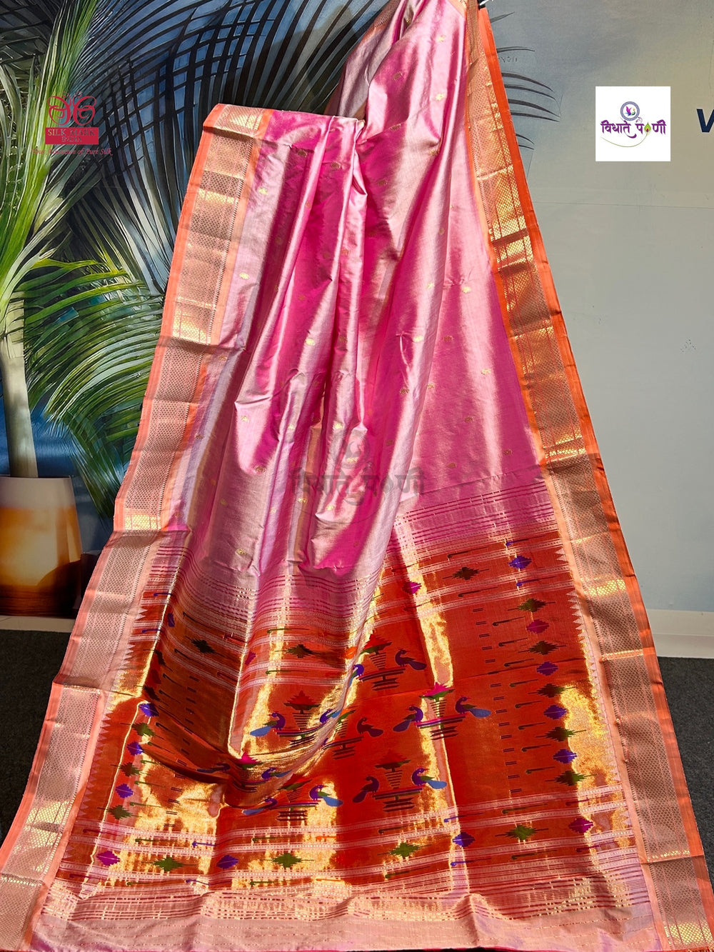 Handloom Pure Silk Double Pallu Paithani Saree - Pink