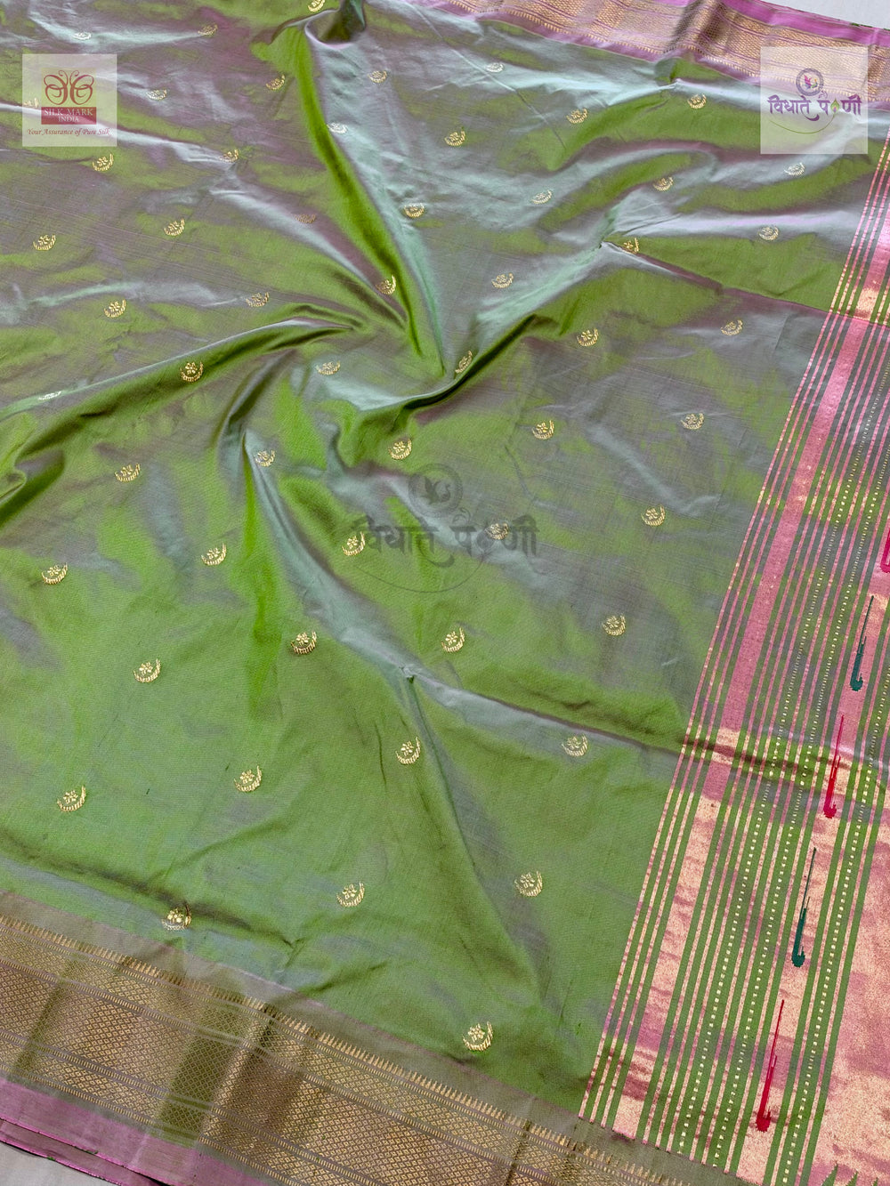 Handloom Pure Silk Chandrakor Butta Paithani Saree - Pista Green — pallu with woven border detail — Vidhate Paithani, Yeola