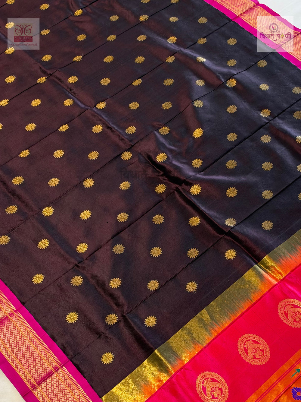 Handloom Pure Silk Maharani Paithani Saree- Maroon — close-up — Vidhate Paithani, Yeola