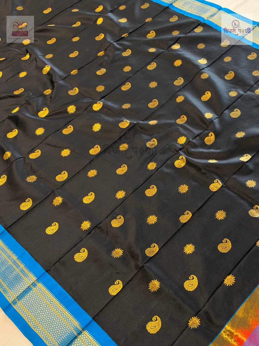 Handloom Pure Silk Maharani Paithani Saree- Black — close-up — Vidhate Paithani, Yeola